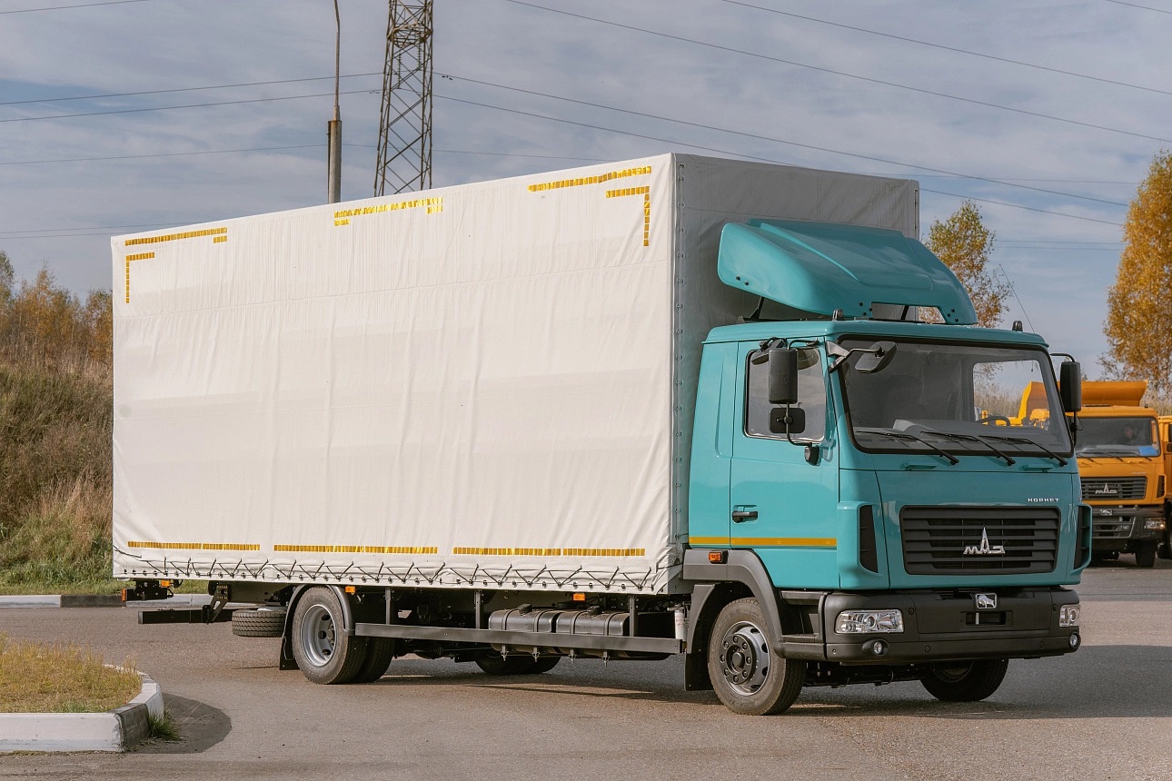 Бортовой автомобиль МАЗ 4381